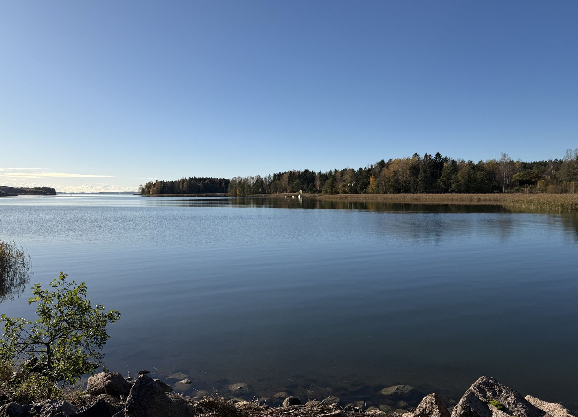 Borgåfjärden en klar höstdag